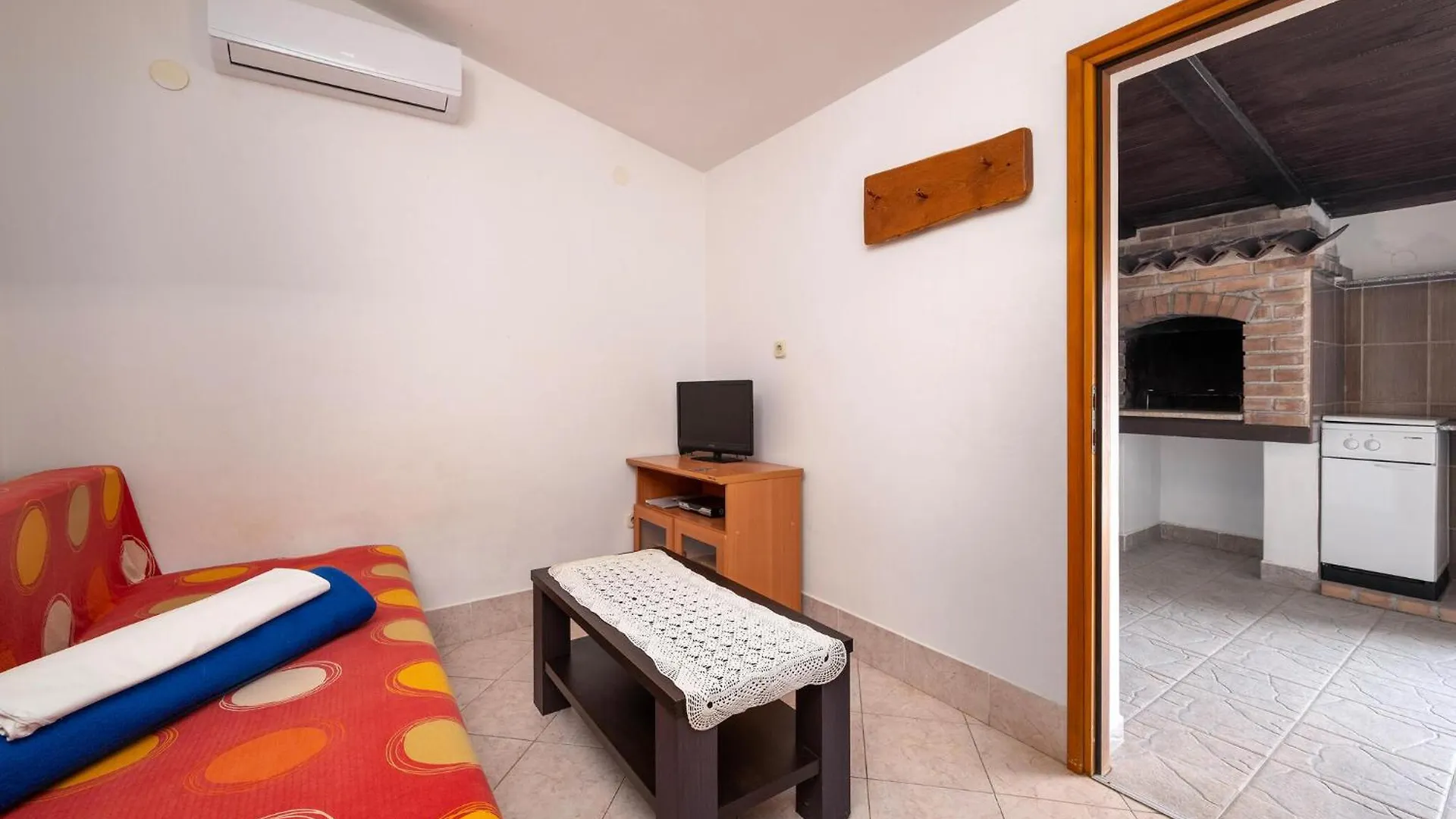 1 Bedroom Beautiful Apartment In Liznjan Croatia