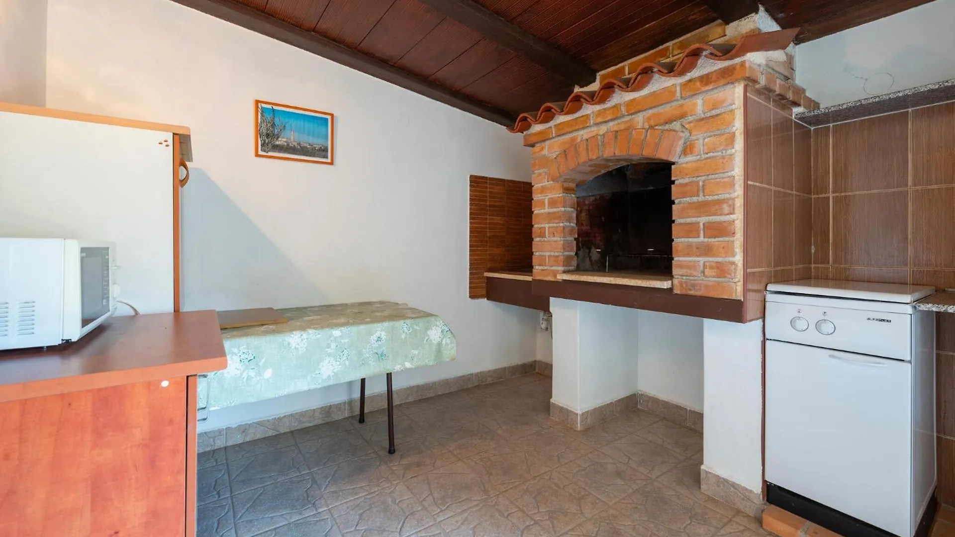 1 Bedroom Beautiful Apartment In Liznjan Croatia